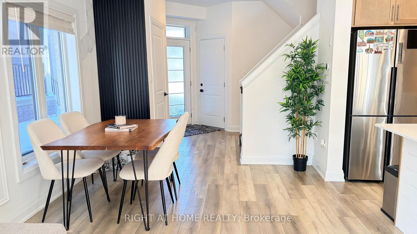 205 Longboat Run W, Brantford, Ontario  N3T 0T2 - Photo 13 - X12774482