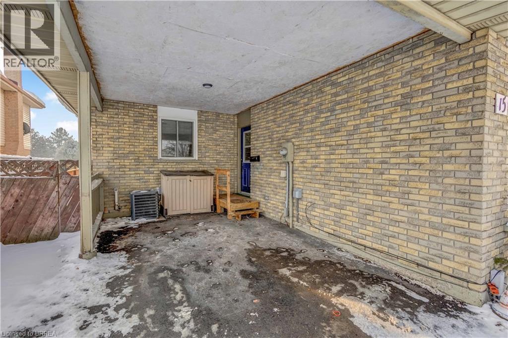 15 Autumn Road, Brantford, Ontario  N3R 7B1 - Photo 2 - 40795313