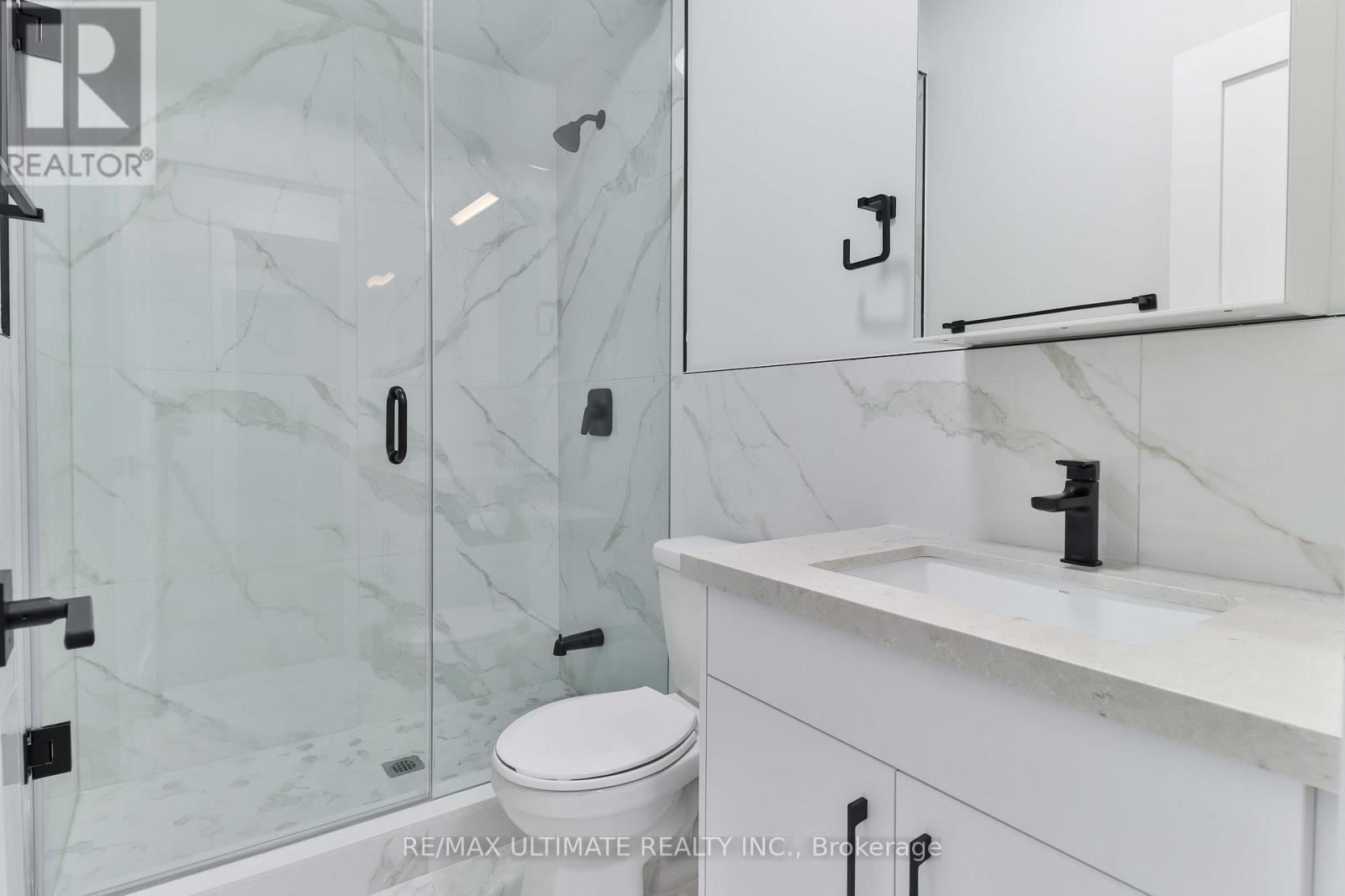 Main - 6 Chudleigh Road, Toronto, Ontario  M6E 1Y8 - Photo 13 - W12770968