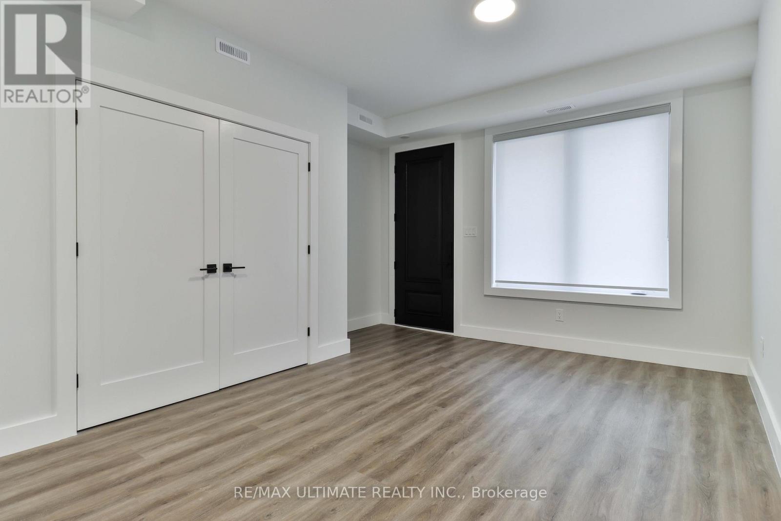 Main - 6 Chudleigh Road, Toronto, Ontario  M6E 1Y8 - Photo 7 - W12770968