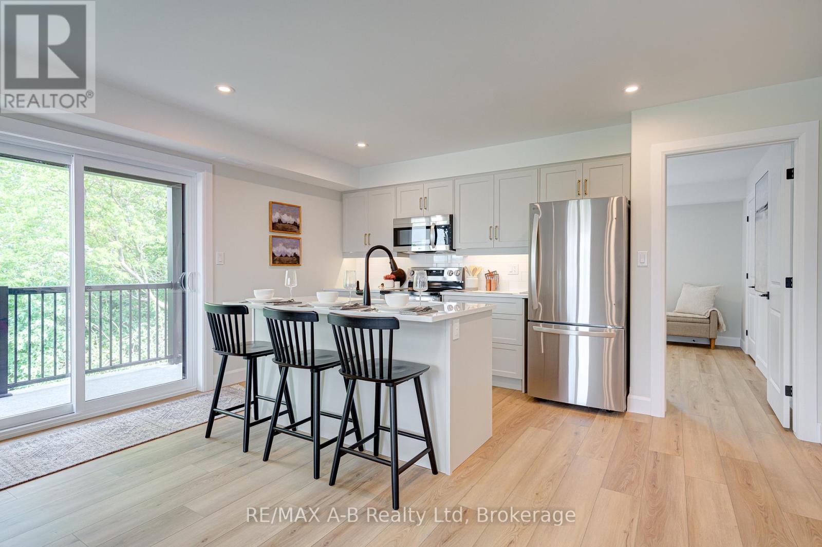 #30 - 428 Queen Street W, St. Marys, Ontario  N4X 0C8 - Photo 5 - X12774548