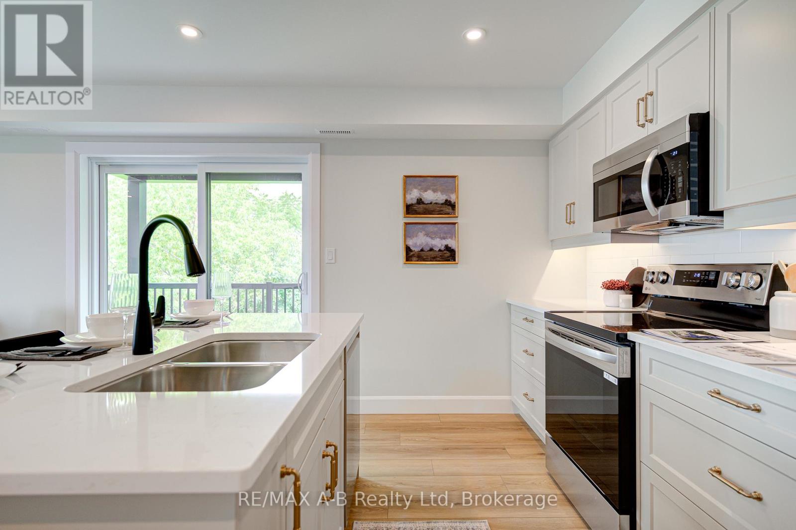 #30 - 428 Queen Street W, St. Marys, Ontario  N4X 0C8 - Photo 9 - X12774548