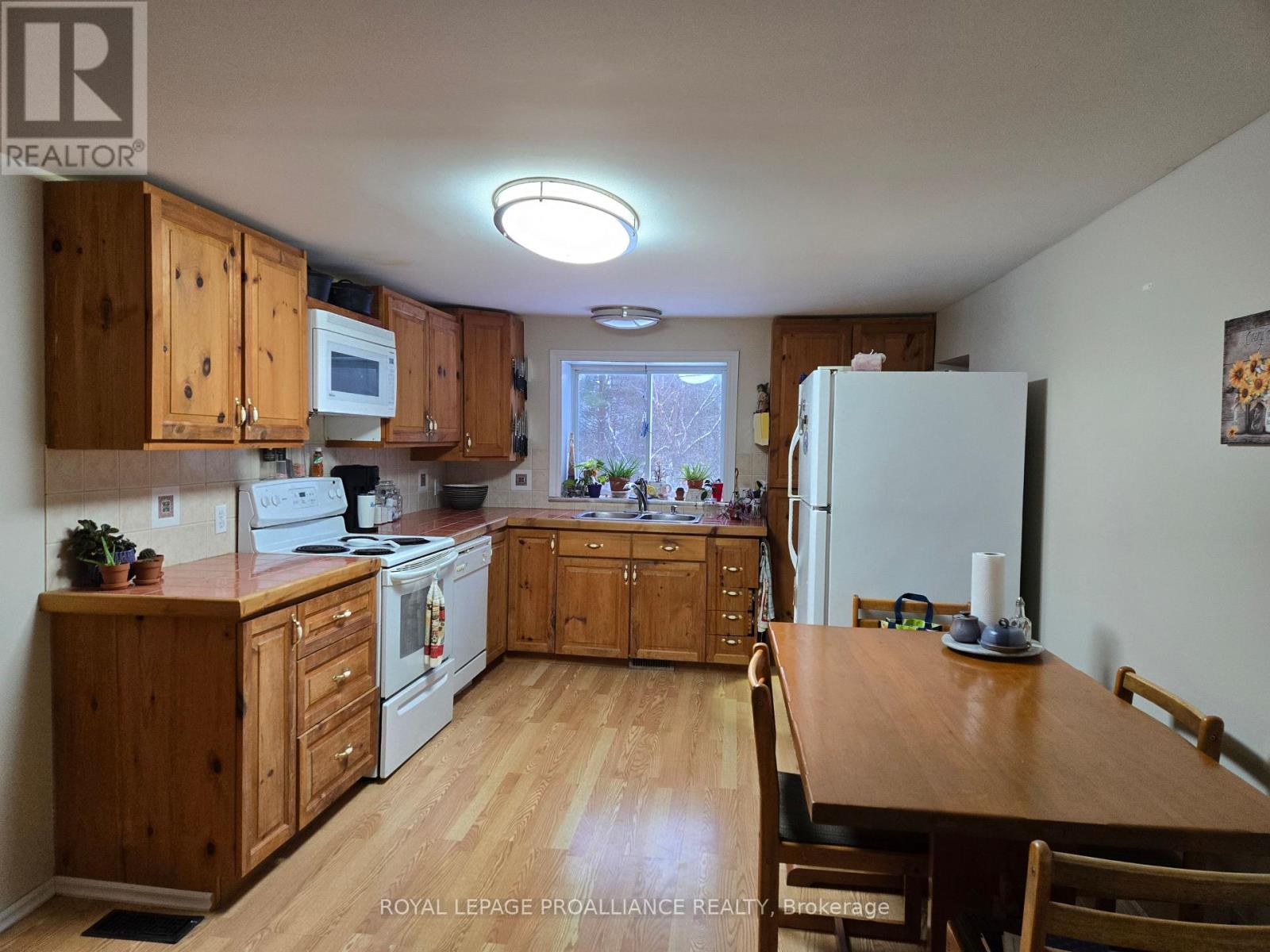 118 Hubbs Road, Prince Edward County (Ameliasburg Ward), Ontario  K0K 1A0 - Photo 2 - X12774598