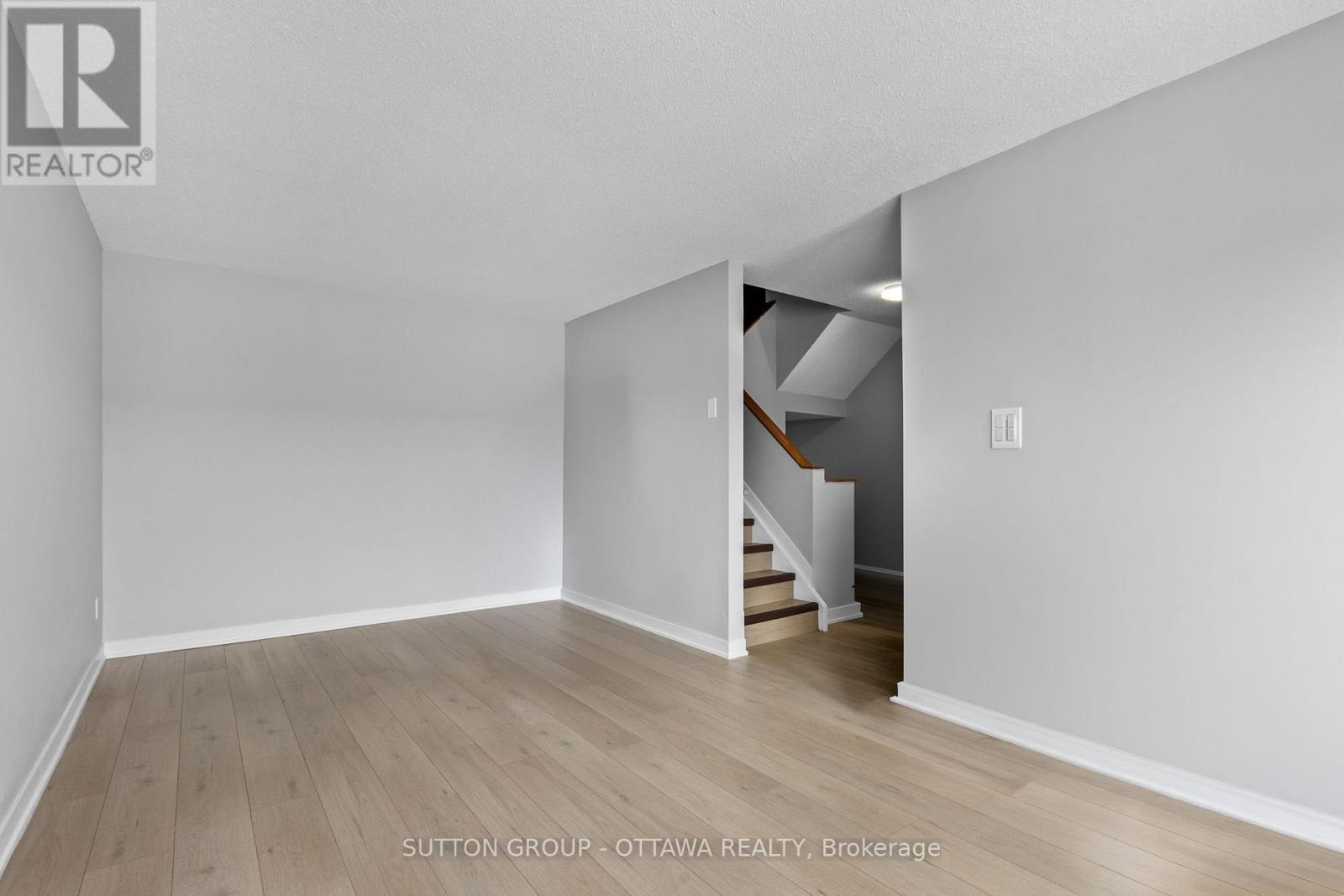 68 - 2939 Fairlea Crescent, Ottawa, Ontario  K1V 9A5 - Photo 8 - X12774580