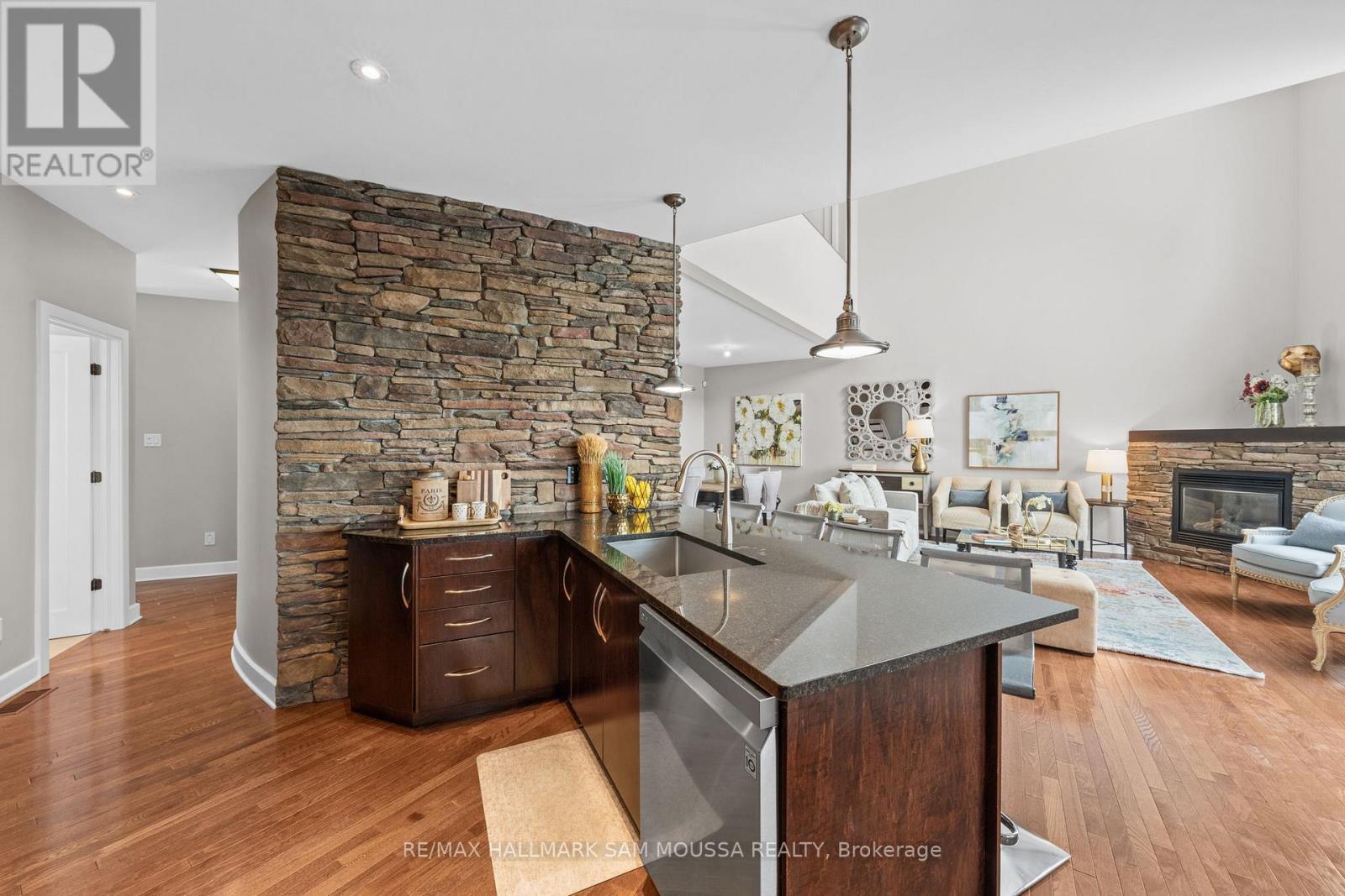 25 Marsh Sparrow Private, Ottawa, Ontario  K2K 3P1 - Photo 17 - X12774672