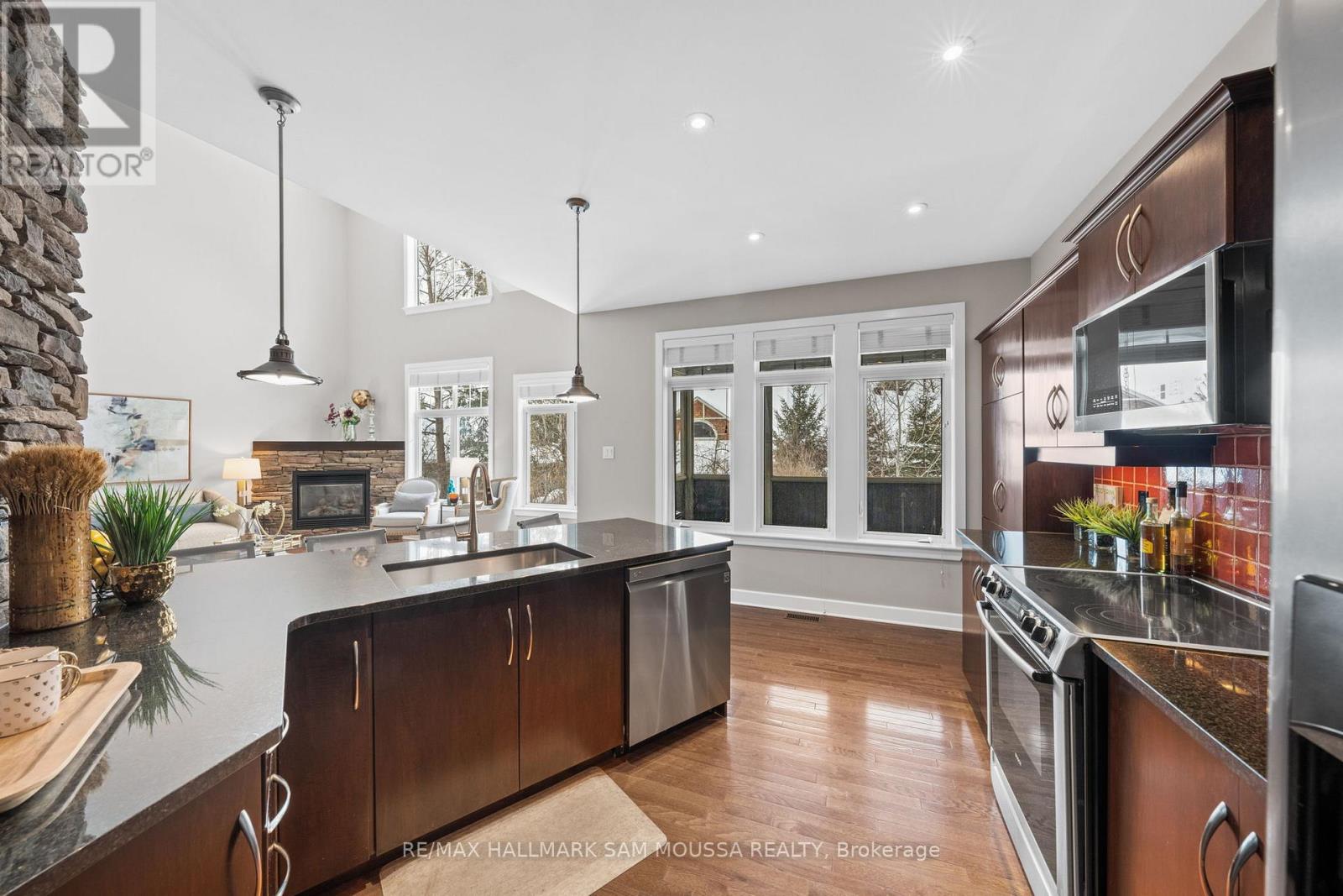 25 Marsh Sparrow Private, Ottawa, Ontario  K2K 3P1 - Photo 19 - X12774672