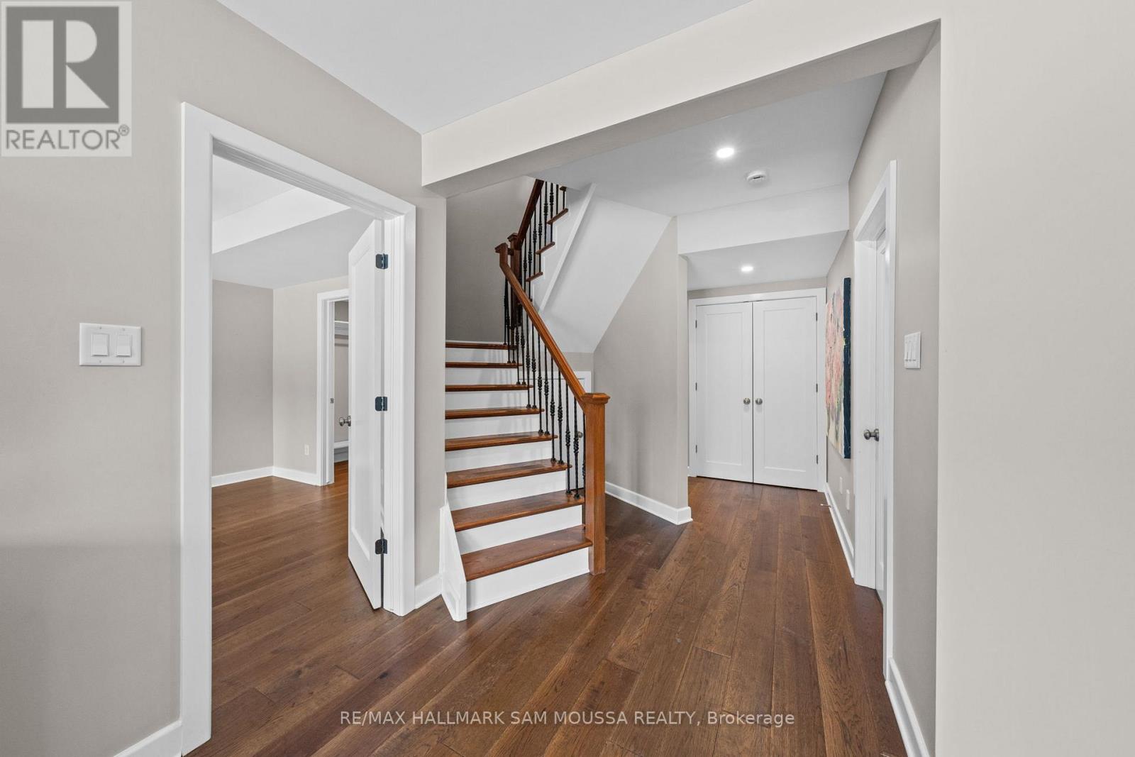 25 Marsh Sparrow Private, Ottawa, Ontario  K2K 3P1 - Photo 38 - X12774672