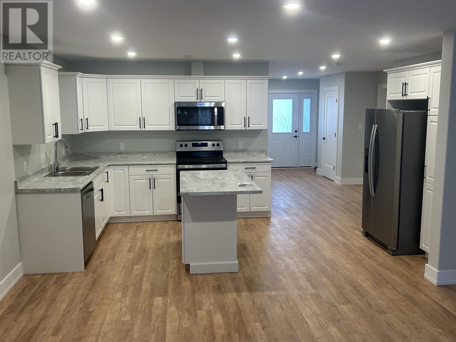 33 Fairdale Drive, Charlottetown, Prince Edward Island  C1C 0Y7 - Photo 7 - 202521215