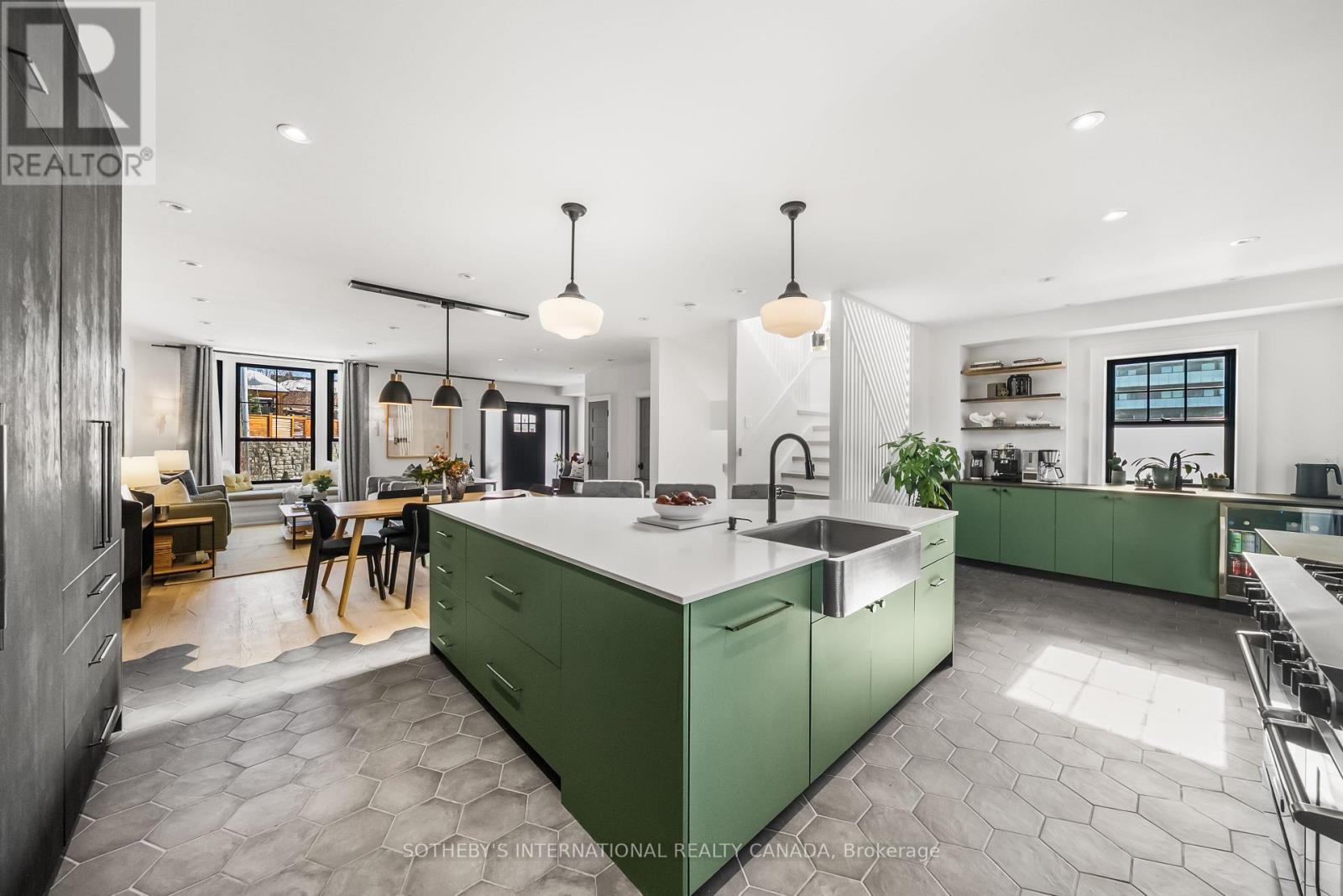 212 Winona Drive, Toronto, Ontario  M6C 3S2 - Photo 14 - C12774550