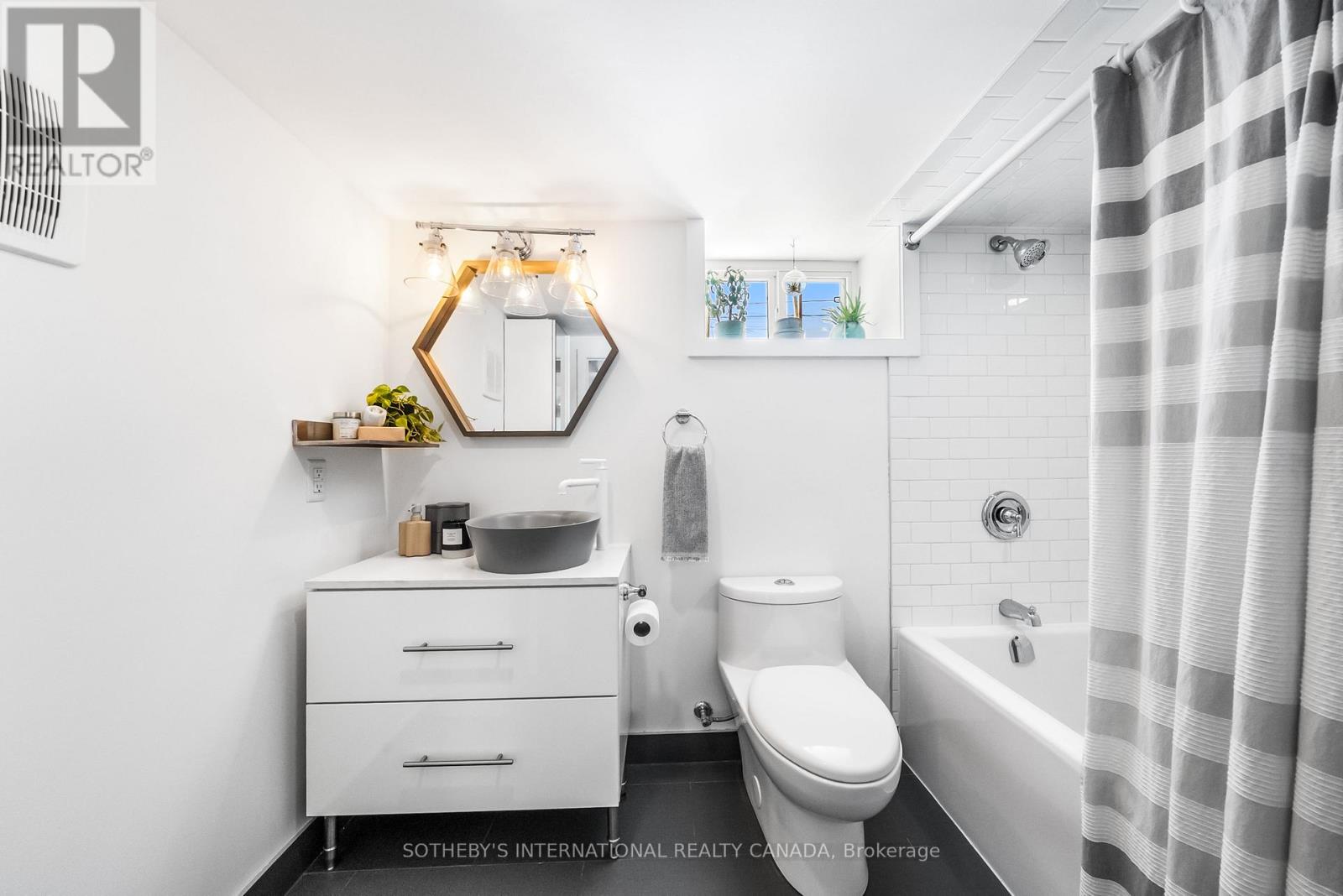 212 Winona Drive, Toronto, Ontario  M6C 3S2 - Photo 48 - C12774550