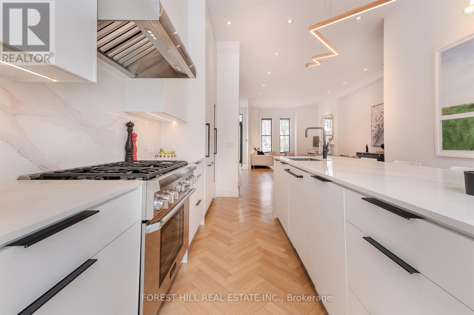 126 Robert Street, Toronto, Ontario  M5S 2K3 - Photo 12 - C12774642