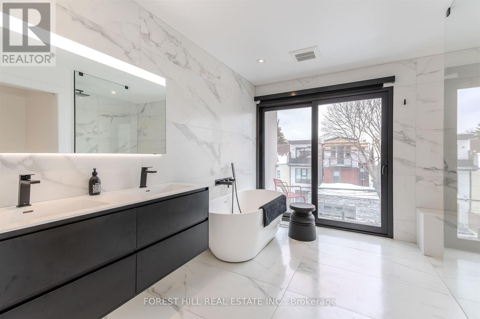 126 Robert Street, Toronto, Ontario  M5S 2K3 - Photo 21 - C12774642
