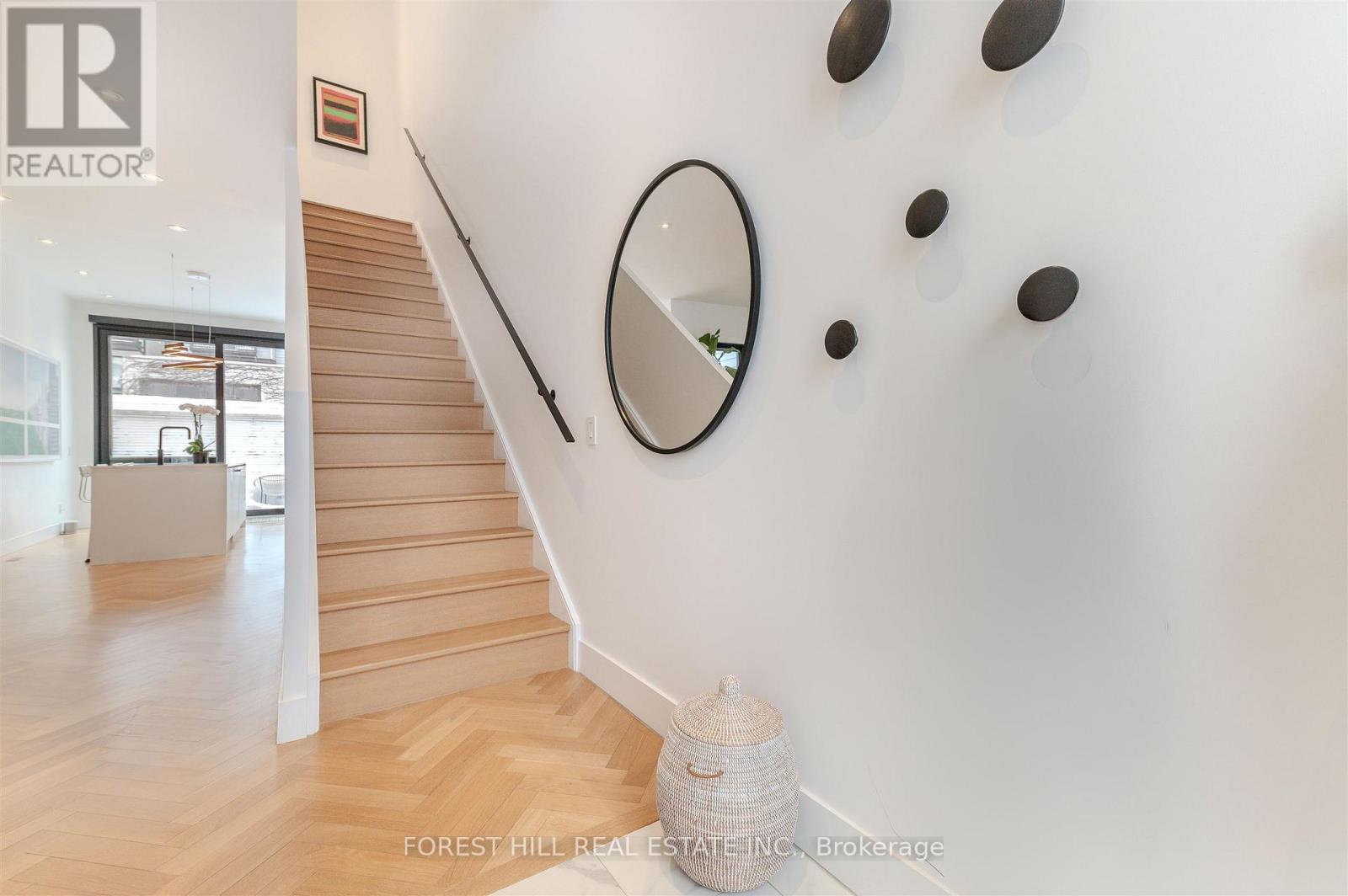 126 Robert Street, Toronto, Ontario  M5S 2K3 - Photo 4 - C12774642