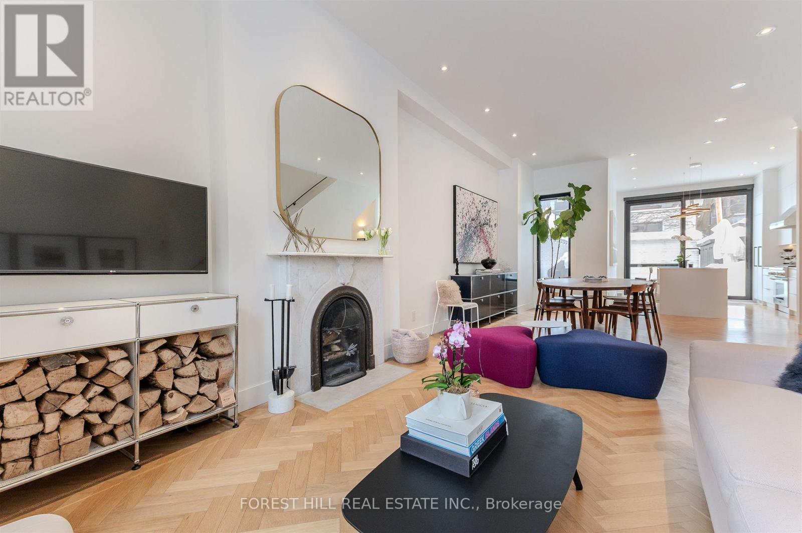 126 Robert Street, Toronto, Ontario  M5S 2K3 - Photo 6 - C12774642