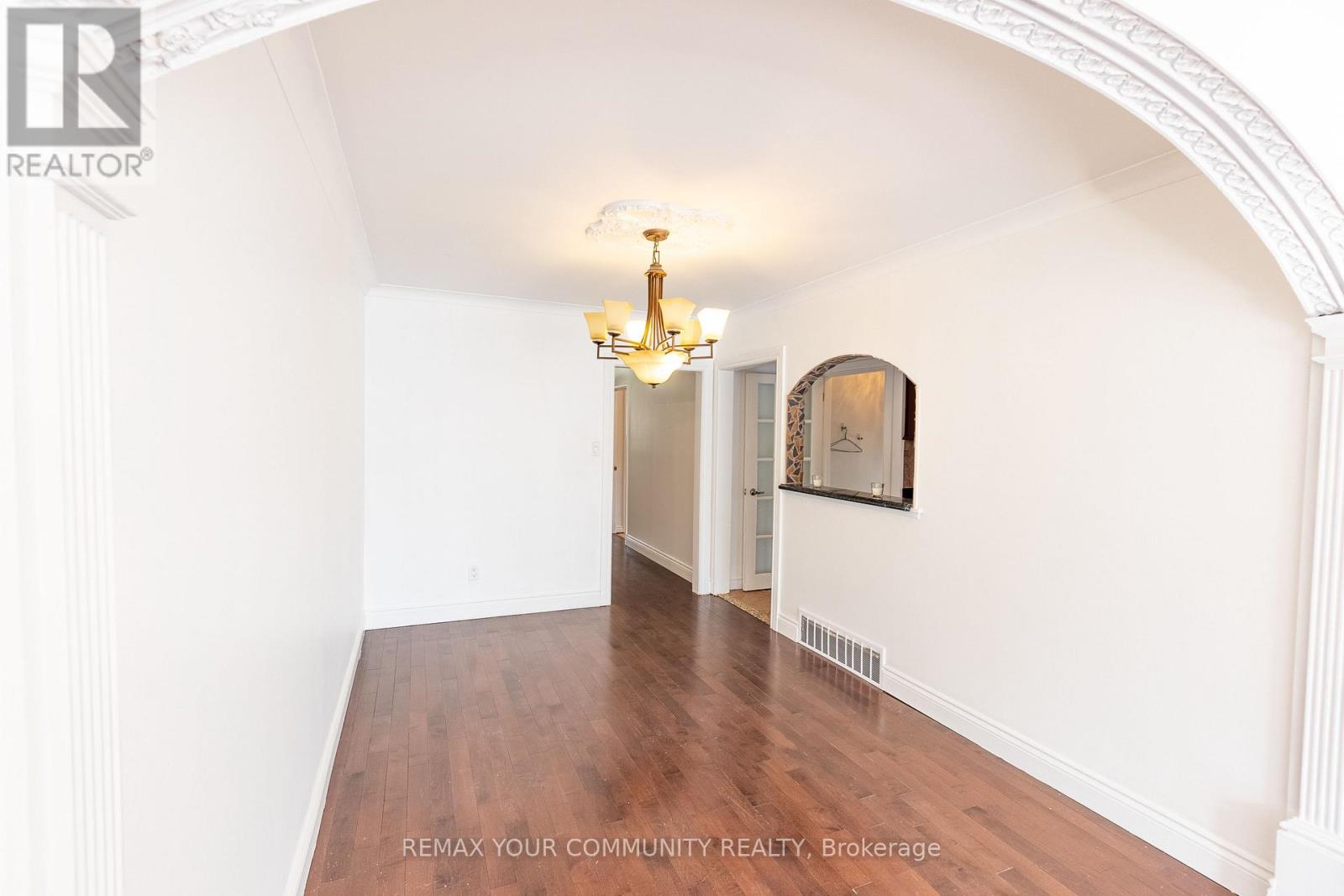 32 Marbury Crescent, Toronto, Ontario  M3A 2G2 - Photo 8 - C12774664