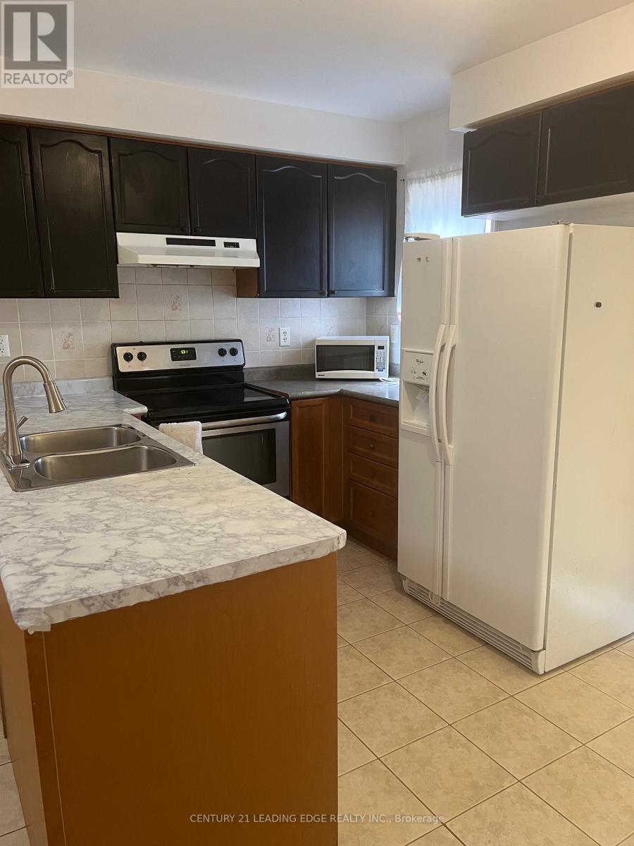 17 Coyote Crescent, Toronto, Ontario  M1B 6G9 - Photo 4 - E12774610