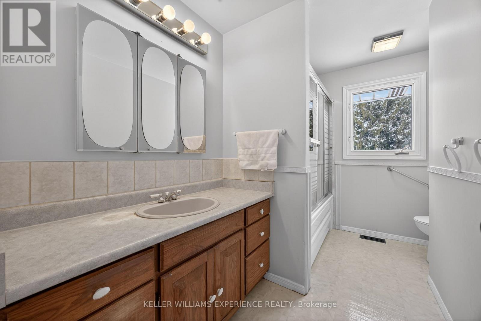 1130 Baseline Road S, Tiny, Ontario  L0L 2T0 - Photo 12 - S12774584