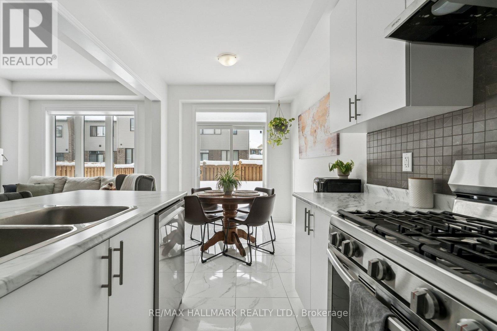 13 Tamworth Terrace, Barrie, Ontario  L9J 0W5 - Photo 14 - S12774692