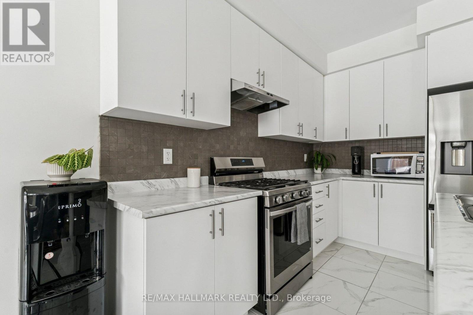 13 Tamworth Terrace, Barrie, Ontario  L9J 0W5 - Photo 15 - S12774692