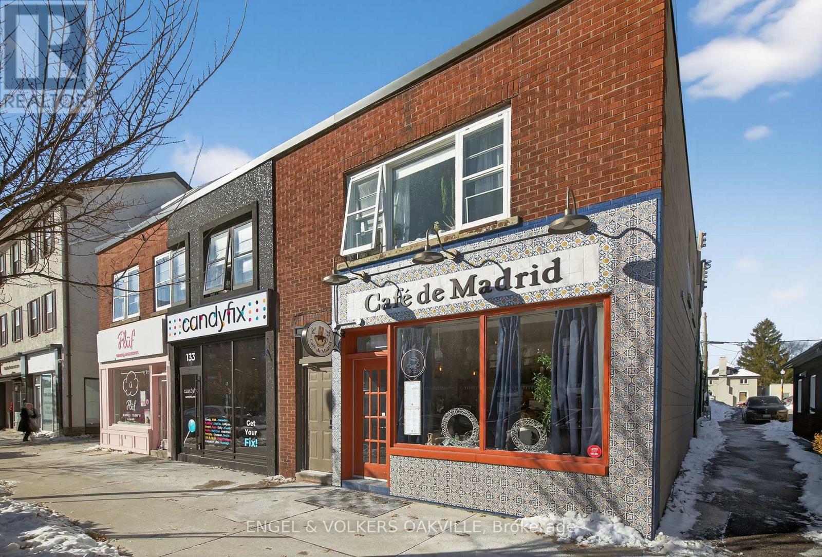 4 - 131 LAKESHORE ROAD E, Oakville, Ontario