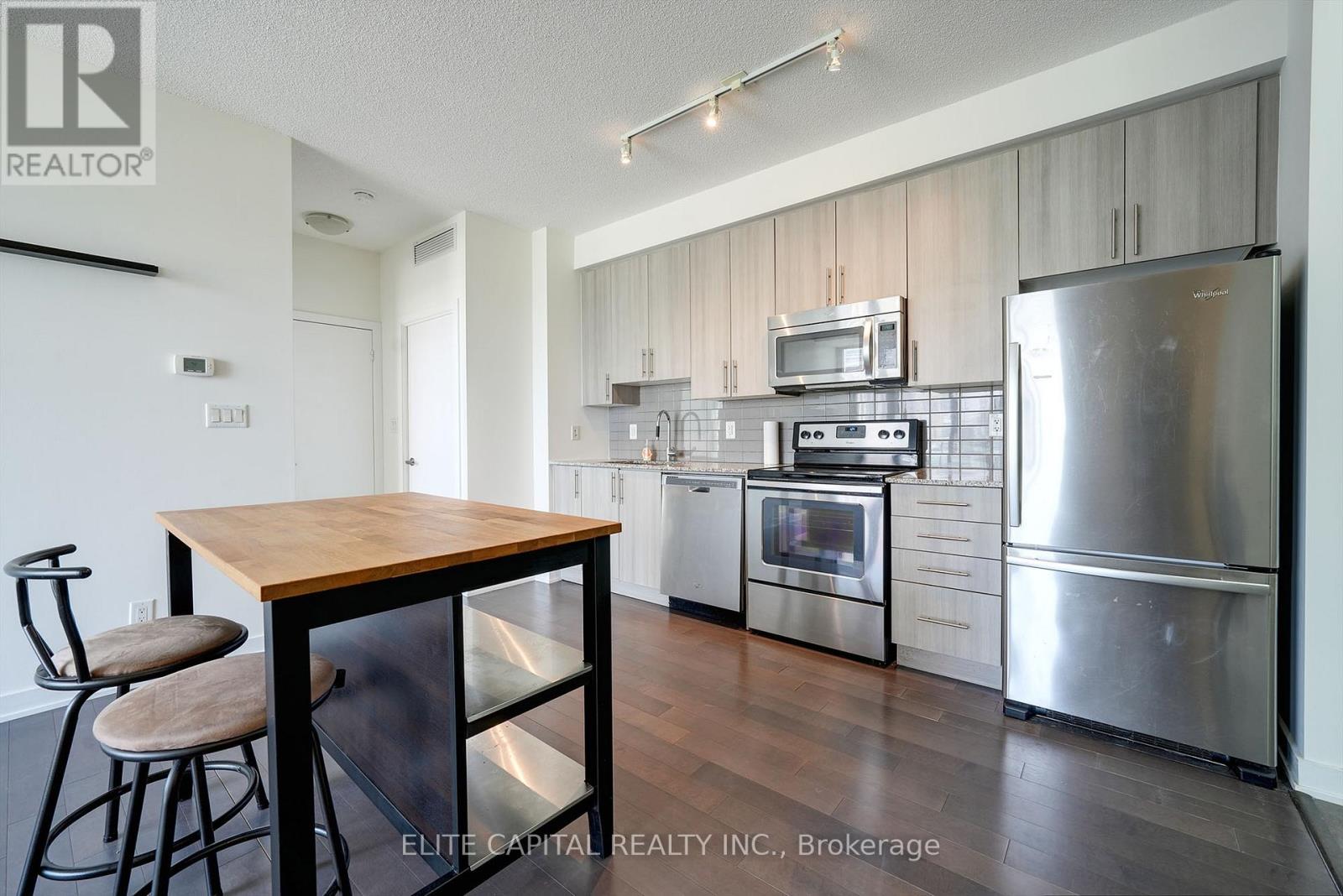 1409 - 4099 Brickstone Mews, Mississauga, Ontario  L5B 0G2 - Photo 3 - W12774576