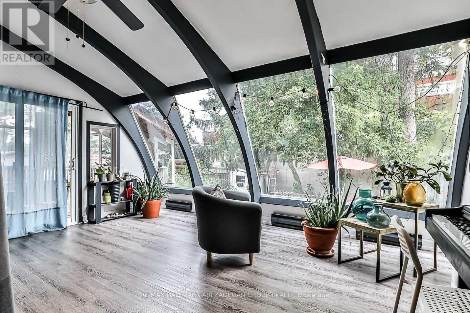 Entire Home - 75 Fairfield Avenue, Toronto, Ontario  M8W 1R6 - Photo 5 - W12774588