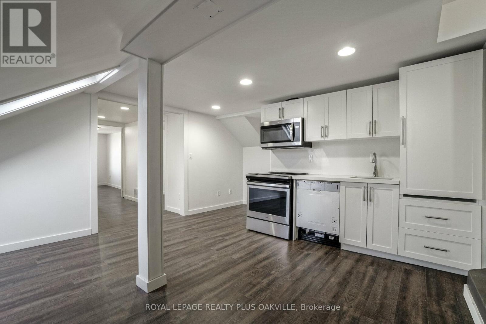 2 - 564 Lyons Lane, Oakville, Ontario  L6J 2Y1 - Photo 4 - W12774620