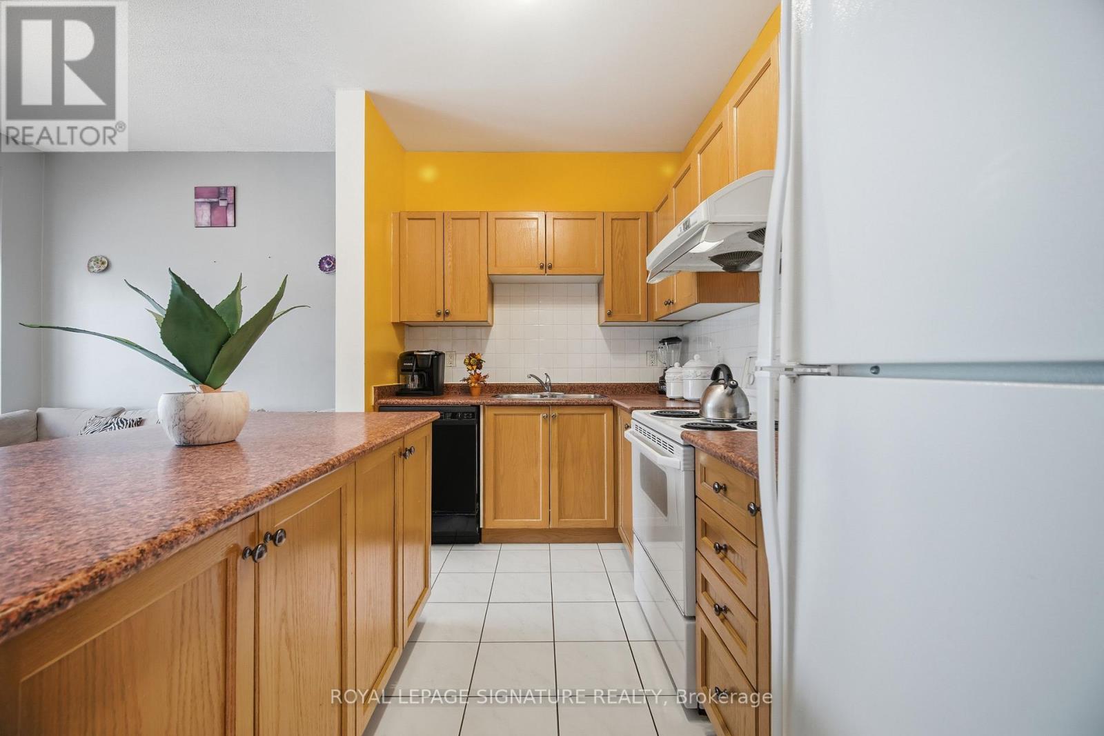 6526 Song Bird Crescent, Mississauga, Ontario  L5W 1E1 - Photo 16 - W12774634