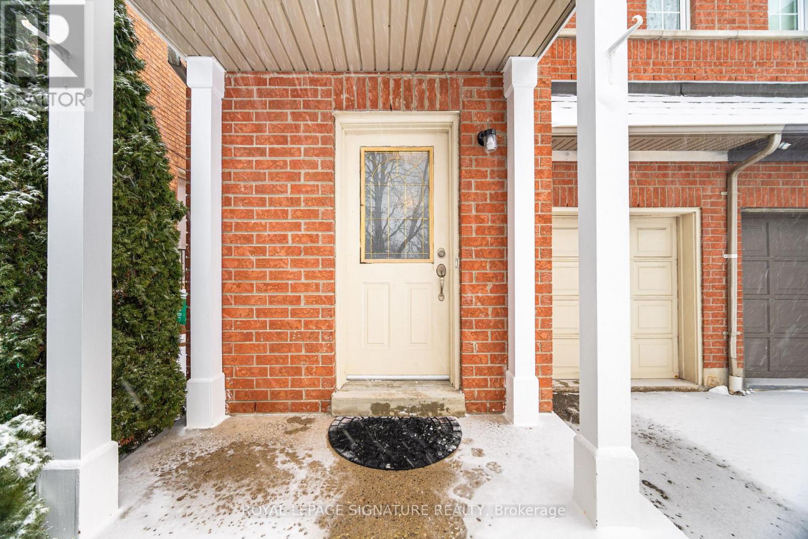 6526 Song Bird Crescent, Mississauga, Ontario  L5W 1E1 - Photo 5 - W12774634