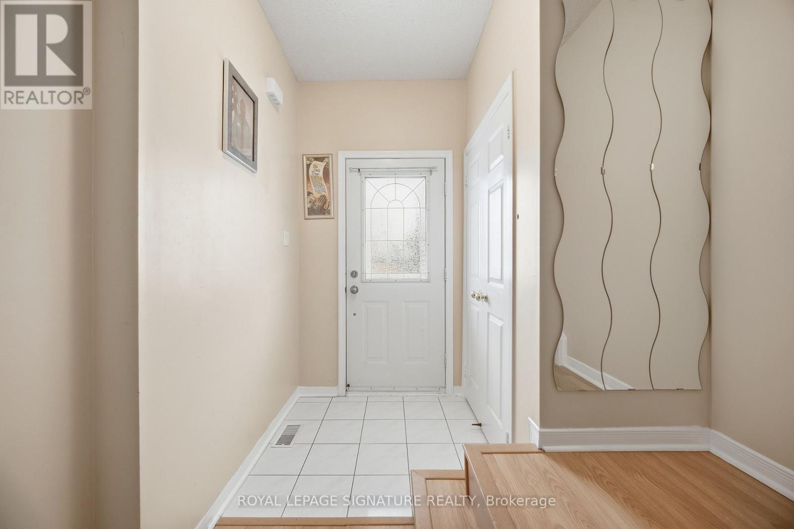 6526 Song Bird Crescent, Mississauga, Ontario  L5W 1E1 - Photo 6 - W12774634