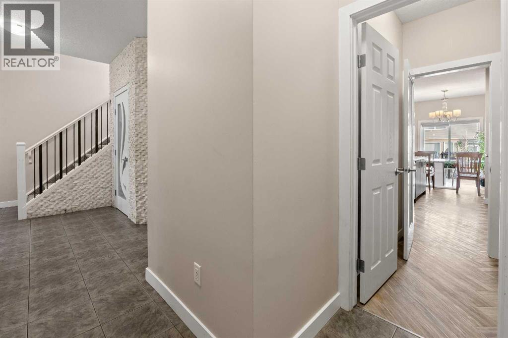 320 Nolancrest Circle Nw, Calgary, Alberta  T3R 0T8 - Photo 13 - A2279117