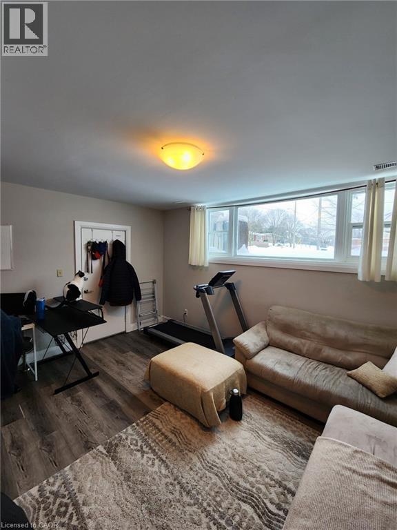 32 Fairmount Road Unit# 1, Kitchener, Ontario  N2H 2G3 - Photo 2 - 40804166