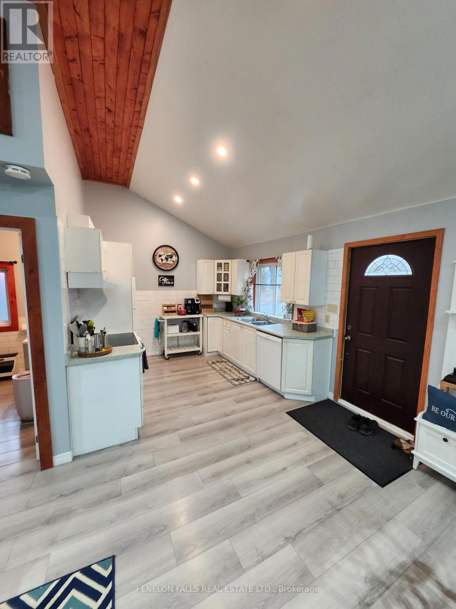 1699 County Rd 121 Road, Kawartha Lakes, Ontario  K0M 1N0 - Photo 2 - X12774856