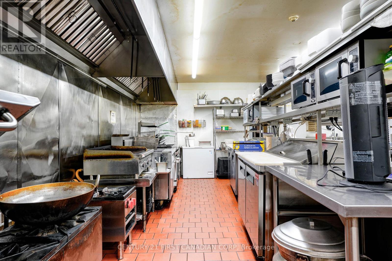 Unit A - 117 Christina Street N, Sarnia, Ontario  N7T 5T7 - Photo 35 - X12774832