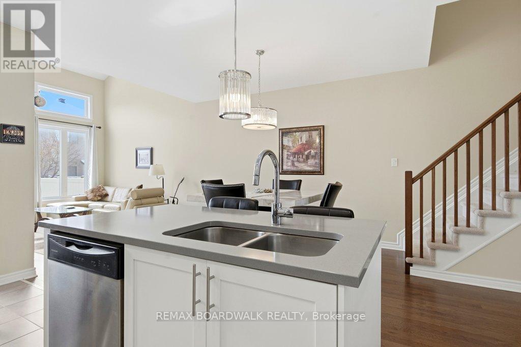 306 Rainrock Crescent, Ottawa, Ontario  K1W 0J8 - Photo 10 - X12774744