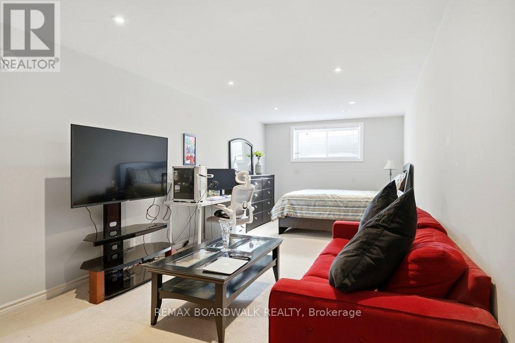 306 Rainrock Crescent, Ottawa, Ontario  K1W 0J8 - Photo 28 - X12774744