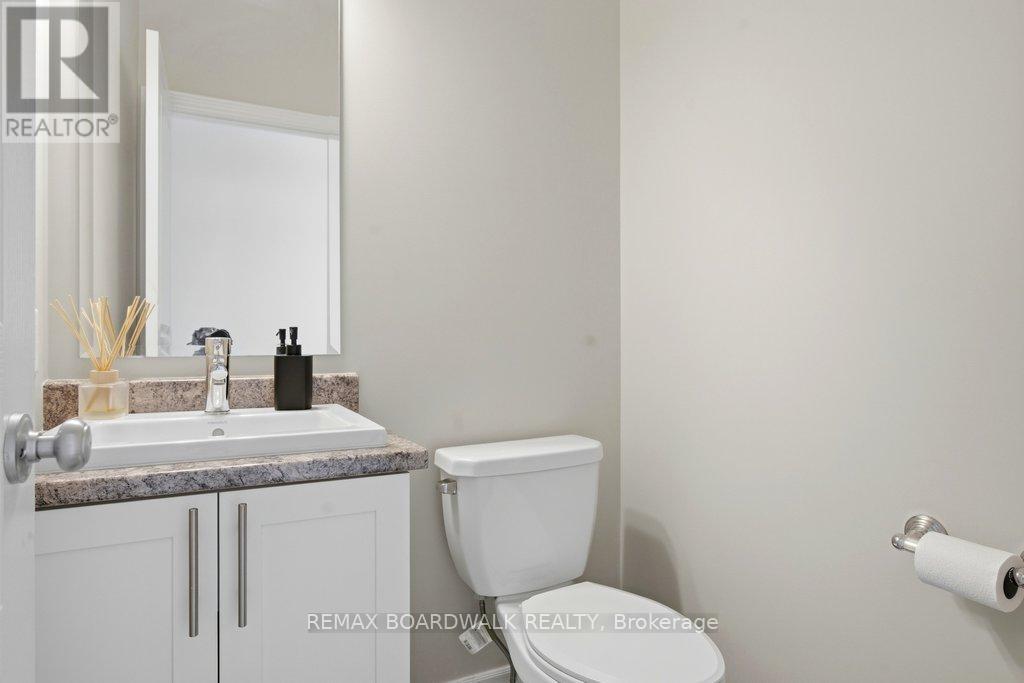 306 Rainrock Crescent, Ottawa, Ontario  K1W 0J8 - Photo 4 - X12774744