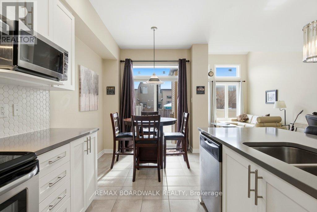 306 Rainrock Crescent, Ottawa, Ontario  K1W 0J8 - Photo 9 - X12774744