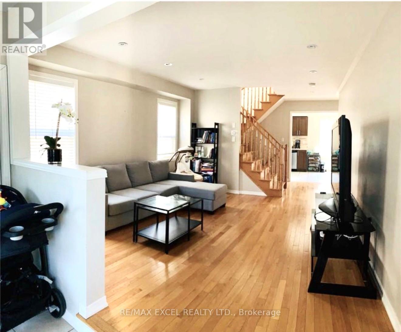 87 Rosario Drive, Vaughan (Vellore Village), Ontario  L4H 0M7 - Photo 2 - N12769678