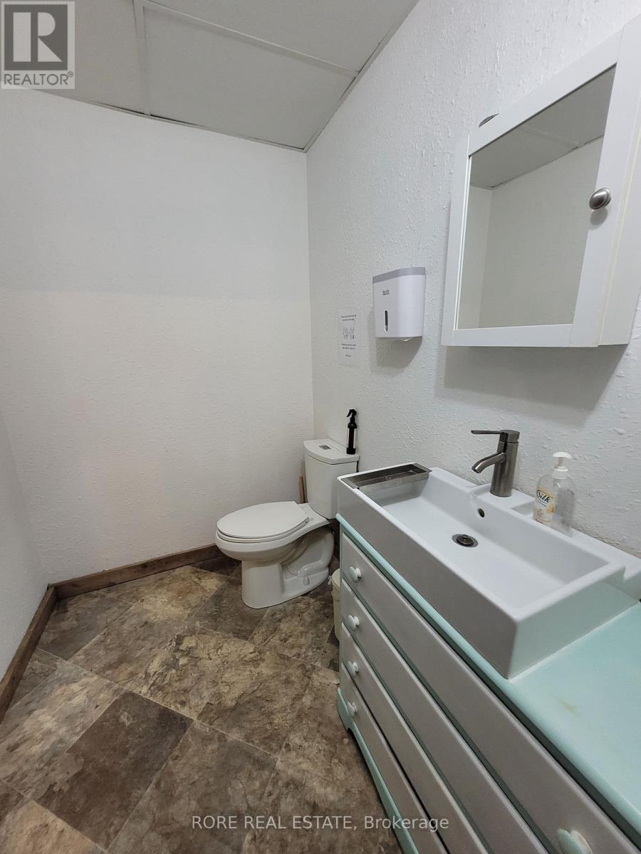 8251 Dock Street, Niagara Falls, Ontario  L2G 7G7 - Photo 12 - X12774984