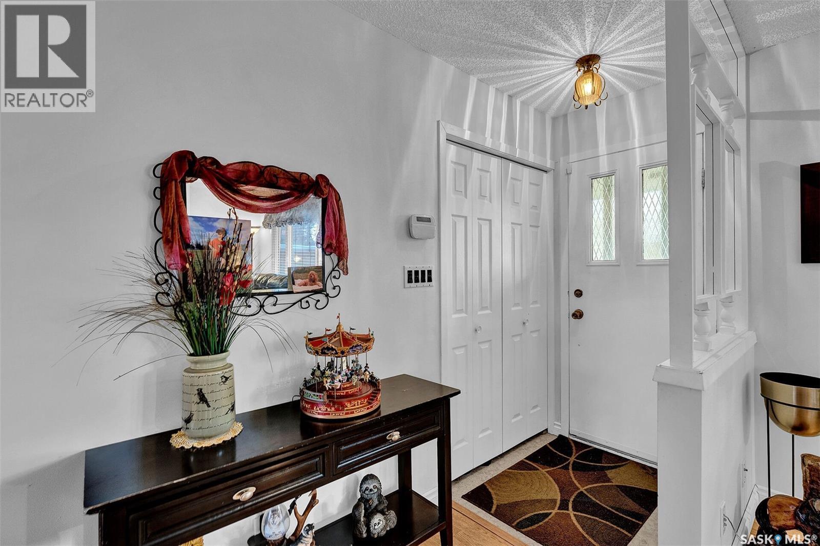 118 Mcsherry Crescent, Regina, Saskatchewan  S4T 7B8 - Photo 4 - SK023994