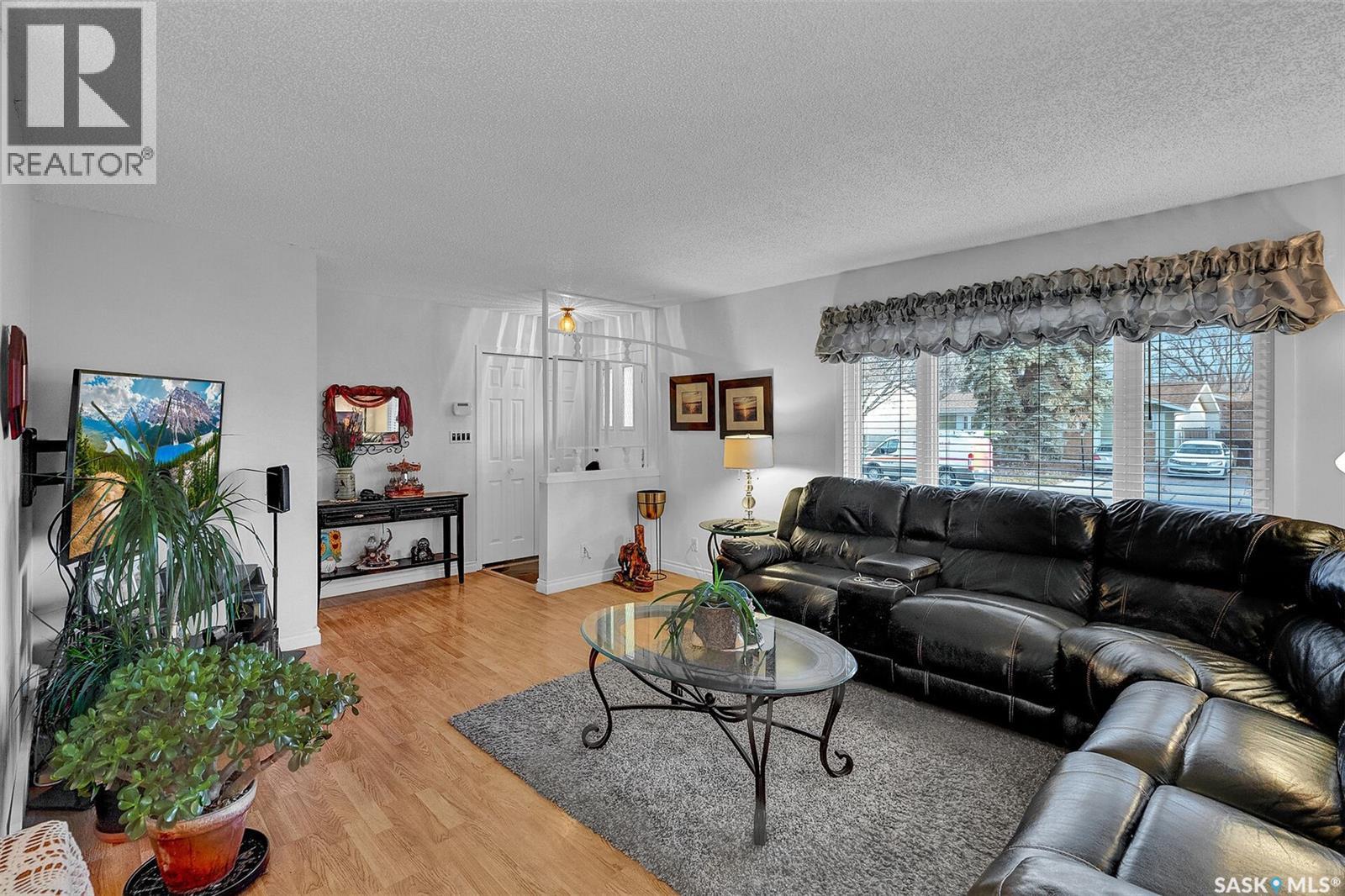 118 Mcsherry Crescent, Regina, Saskatchewan  S4T 7B8 - Photo 6 - SK023994