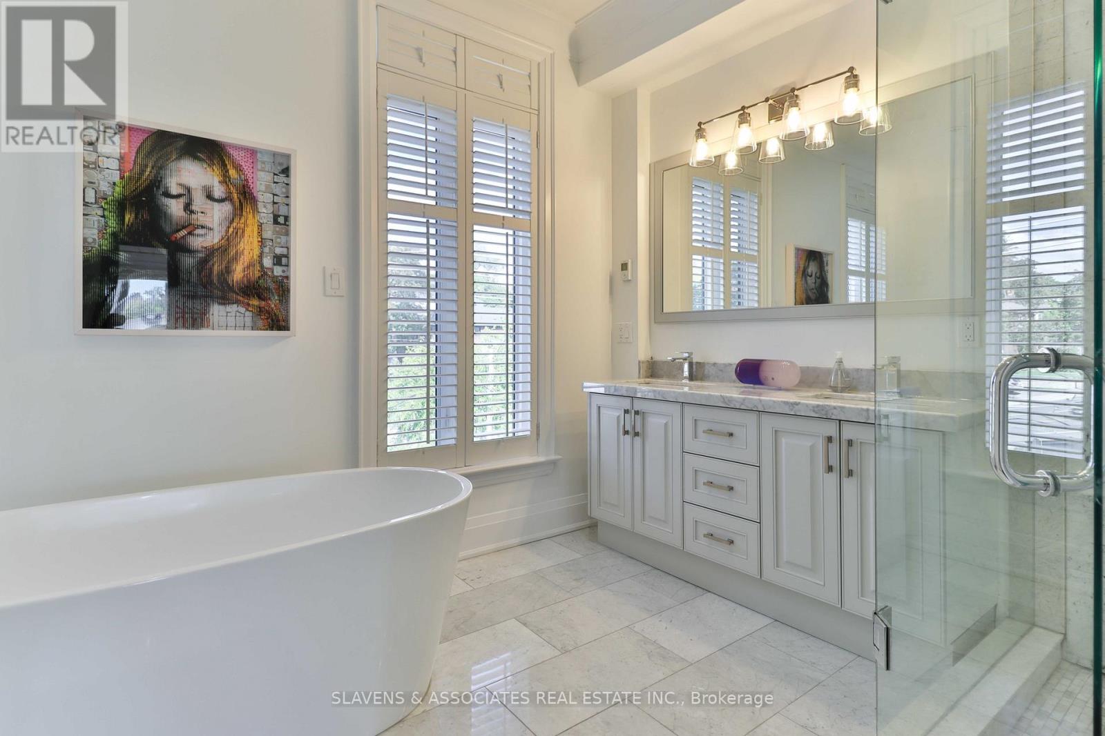 51b Burnaby Boulevard, Toronto, Ontario  M5N 1G3 - Photo 25 - C12774772