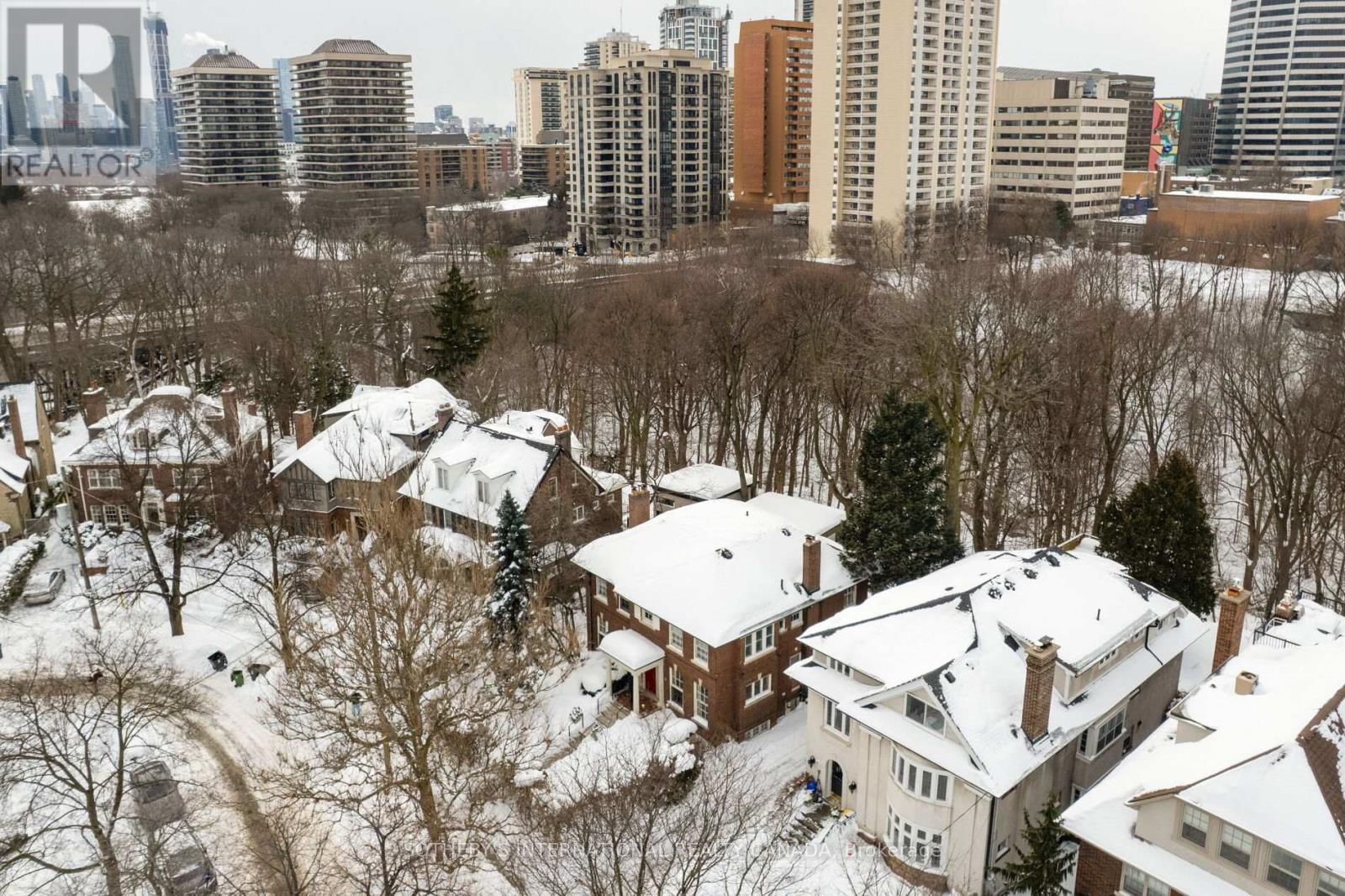 16 Rose Park Crescent, Toronto, Ontario  M4T 1P9 - Photo 3 - C12774776