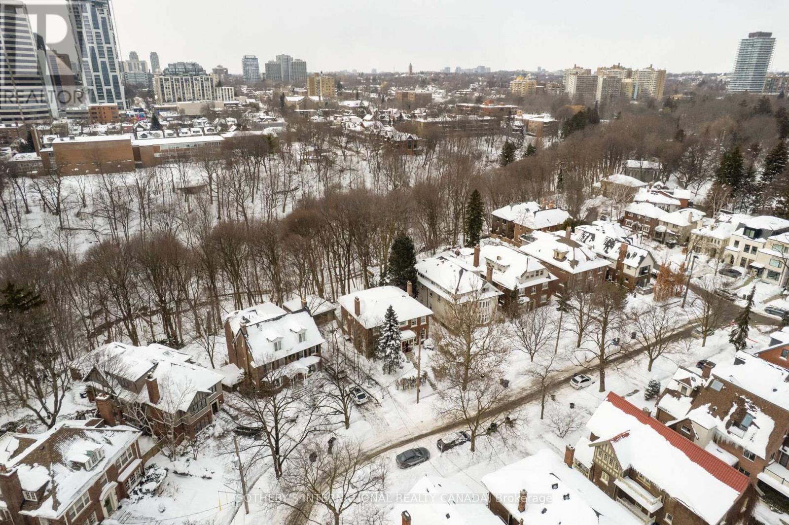 16 Rose Park Crescent, Toronto, Ontario  M4T 1P9 - Photo 4 - C12774776