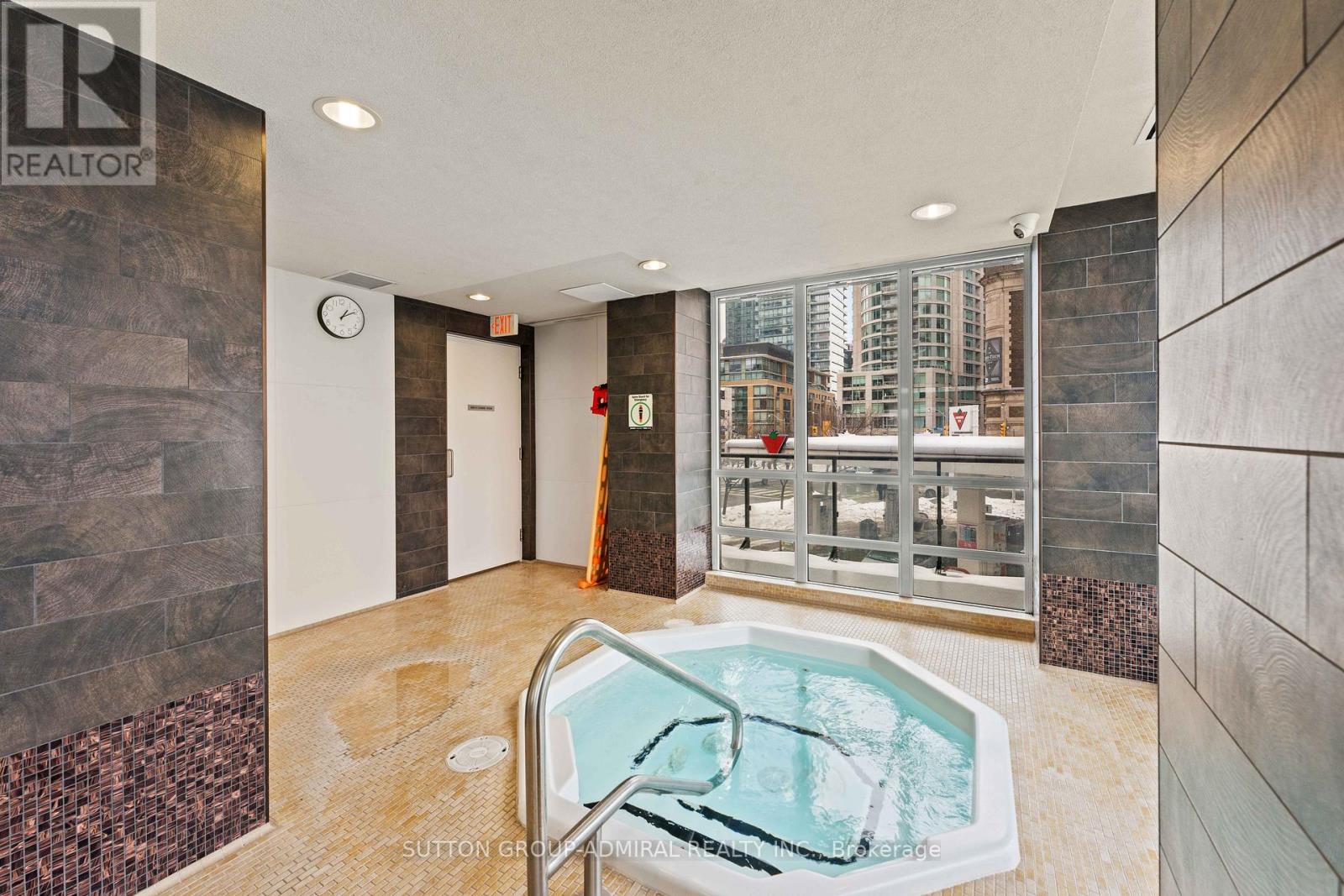 2106 - 825 Church Street, Toronto, Ontario  M4W 3Z4 - Photo 37 - C12774794