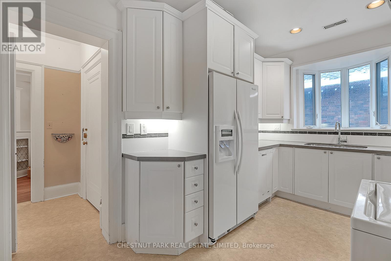 Upper - 108 Rosedale Heights Drive, Toronto, Ontario  M4T 1C6 - Photo 16 - C12774814