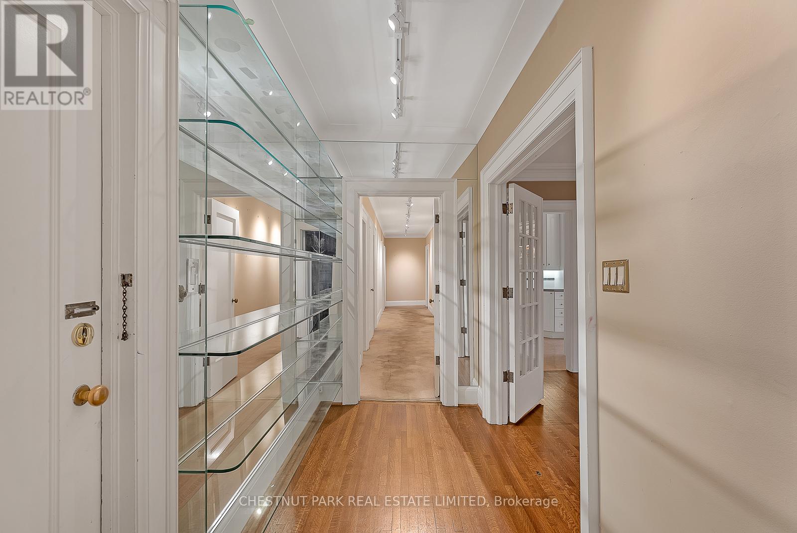 Upper - 108 Rosedale Heights Drive, Toronto, Ontario  M4T 1C6 - Photo 4 - C12774814