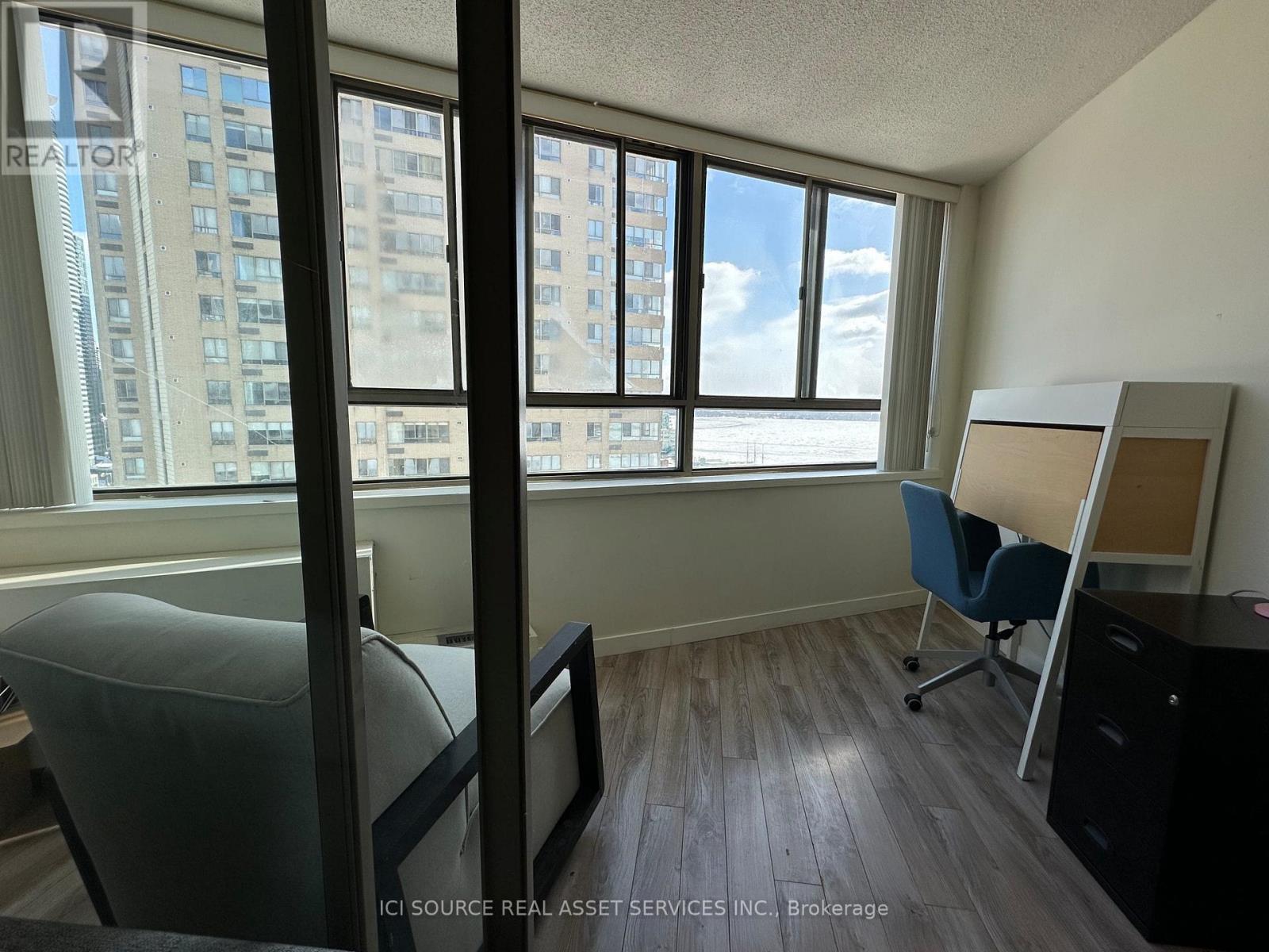 1907 - 270 Queens Quay W, Toronto, Ontario  M5J 2N4 - Photo 5 - C12774878