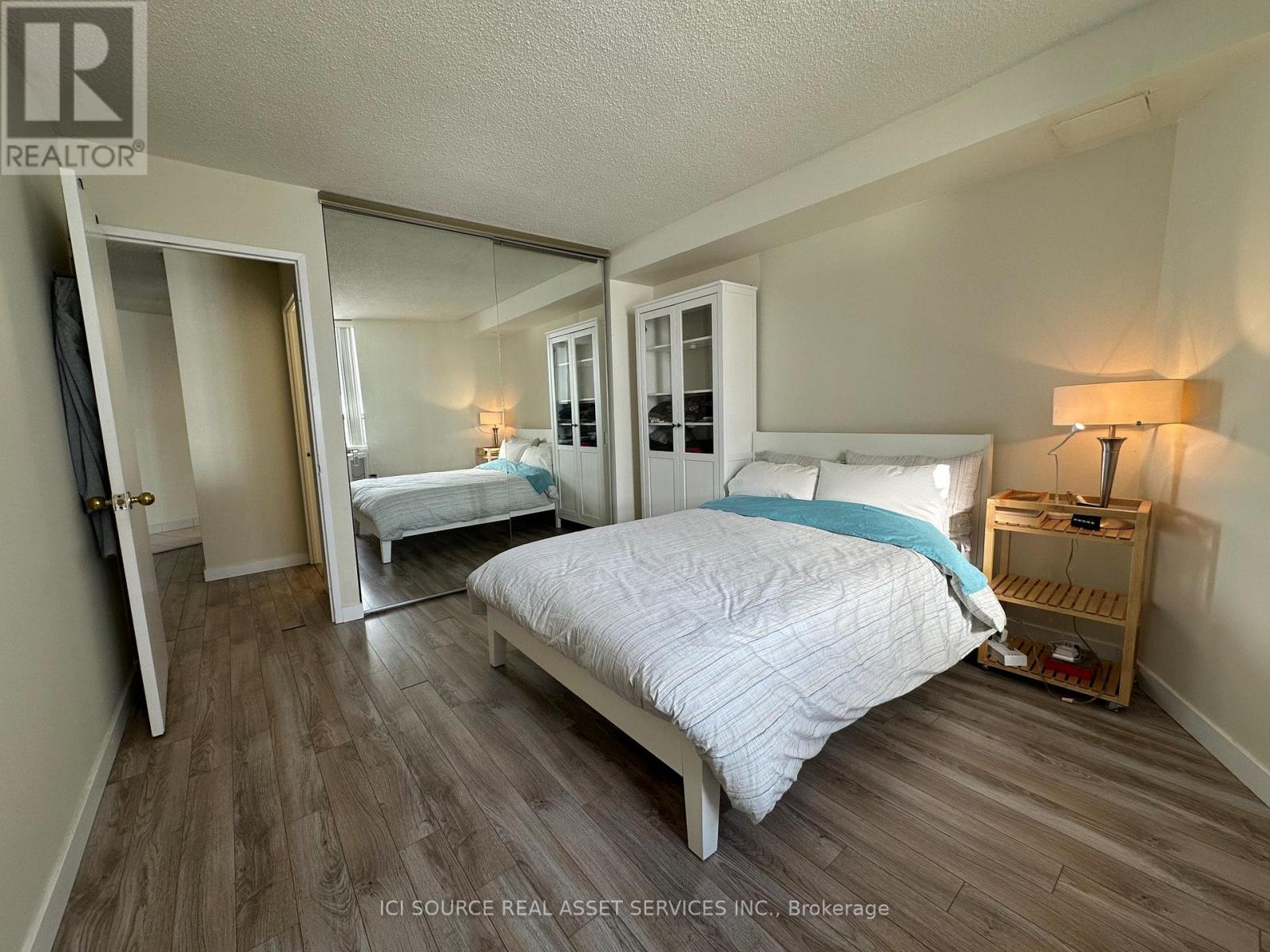 1907 - 270 Queens Quay W, Toronto, Ontario  M5J 2N4 - Photo 7 - C12774878